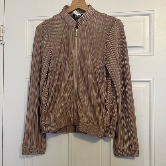 S.levine Jackets & Blazers - S. Levine pleated silk like bomber jacket